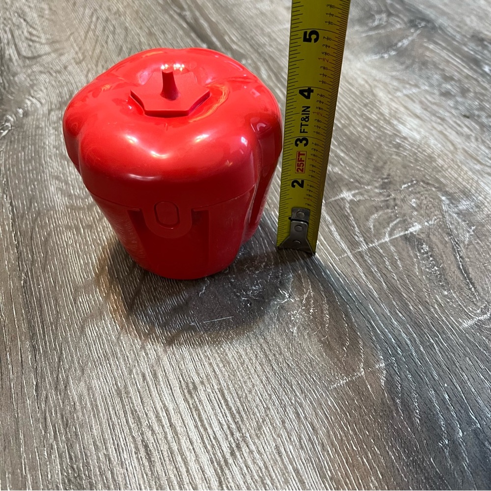 Tupperware Red Pepper Storage Container - Picture 3 of 4